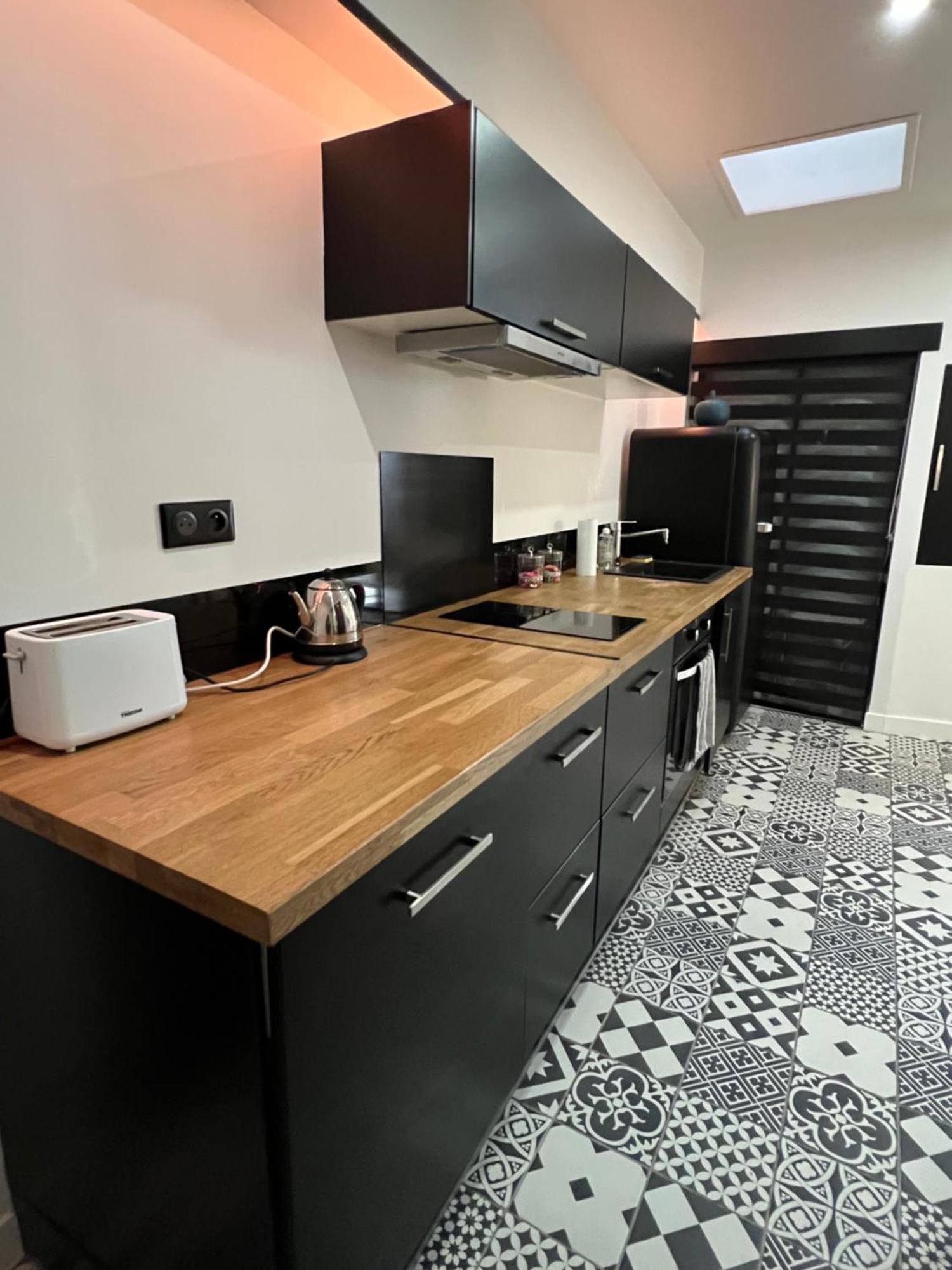 Appartement Avec Jacuzzi Sauna & Home Cinema - Nid D'Angers Bagian luar foto